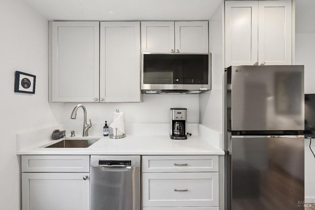 142 Dominga Ave, Fairfax, CA 94930