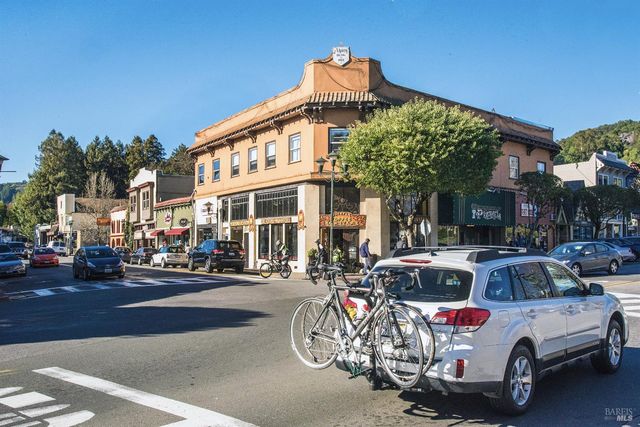 142 Dominga Ave, Fairfax, CA 94930