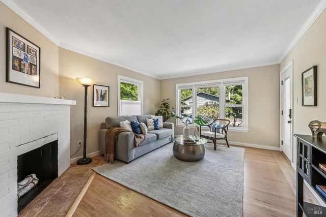 142 Dominga Ave, Fairfax, CA 94930