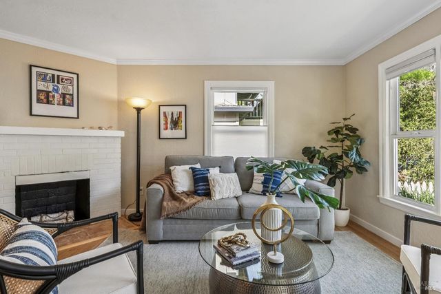 142 Dominga Ave, Fairfax, CA 94930