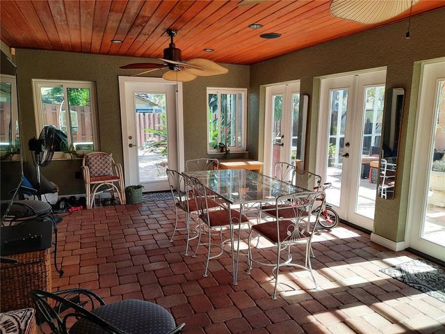 8602 LEIGHTON DRIVE, Tampa, FL 33614