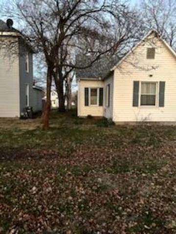1616 S Vermont Avenue, Sedalia, MO 65301