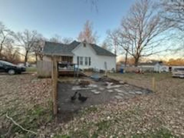 1616 S Vermont Avenue, Sedalia, MO 65301