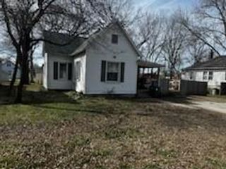 1616 S Vermont Avenue, Sedalia, MO 65301