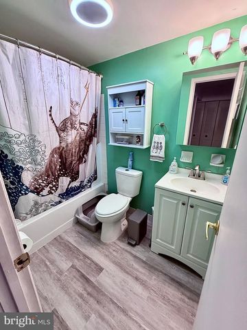 2014 JASON DR, Huntingdon Valley, PA 19006