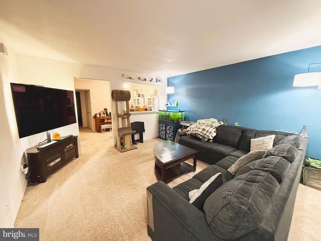 2014 JASON DR, Huntingdon Valley, PA 19006