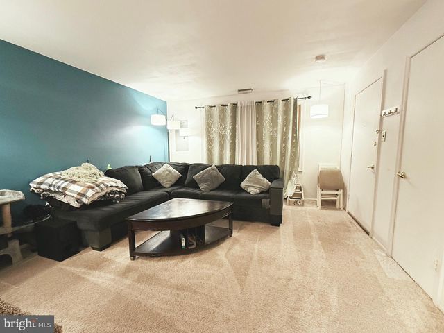 2014 JASON DR, Huntingdon Valley, PA 19006