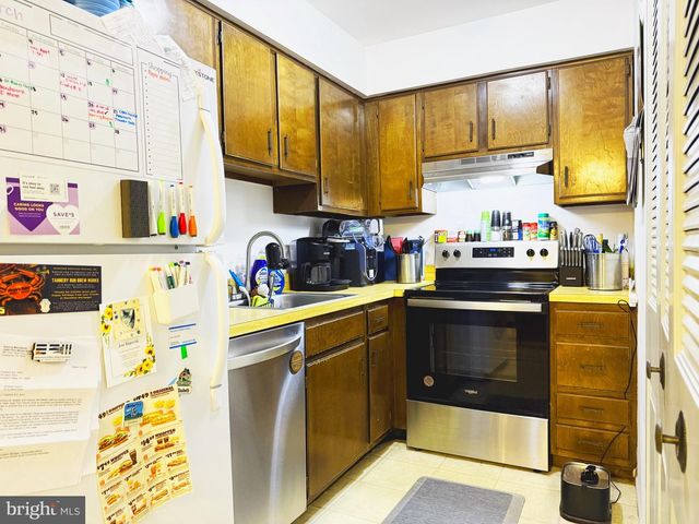 2014 JASON DR, Huntingdon Valley, PA 19006