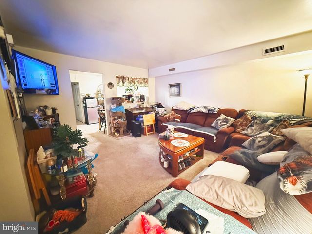 2014 JASON DR, Huntingdon Valley, PA 19006
