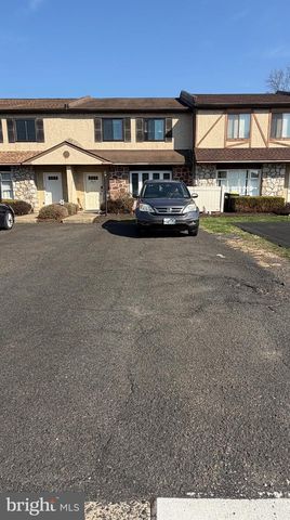 2014 JASON DR, Huntingdon Valley, PA 19006