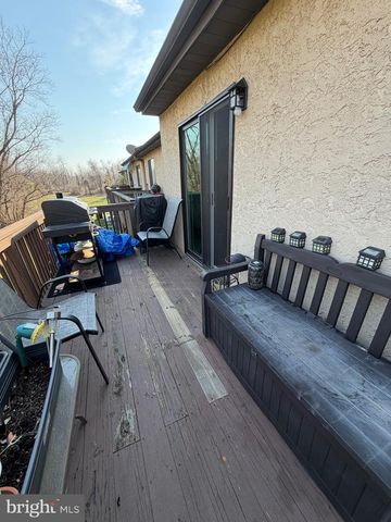 2014 JASON DR, Huntingdon Valley, PA 19006