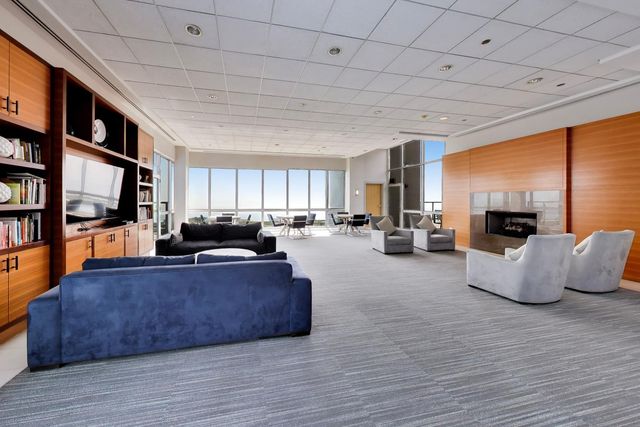 1629 S Prairie Avenue 805, Chicago, IL 60616