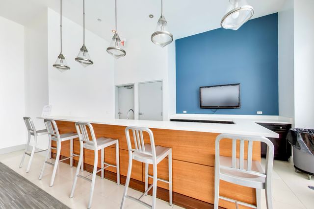 1629 S Prairie Avenue 805, Chicago, IL 60616