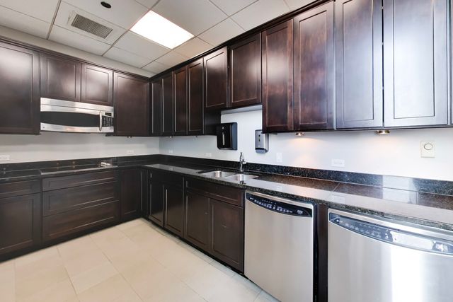 1629 S Prairie Avenue 805, Chicago, IL 60616