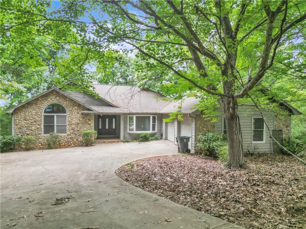 149 Inlet Pointe Drive, Anderson, SC 29625