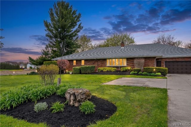 4115 Mapleton Road, Pendleton, NY 14094