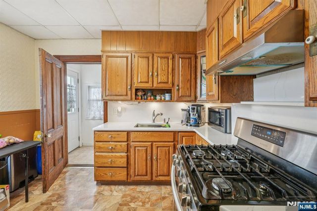 670 Devon Street, Kearny, NJ 07032