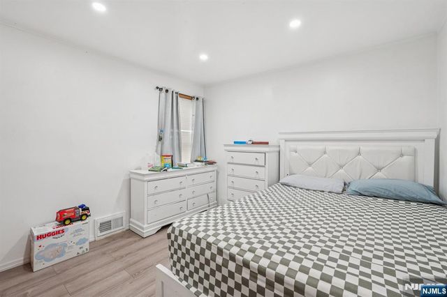 670 Devon Street, Kearny, NJ 07032