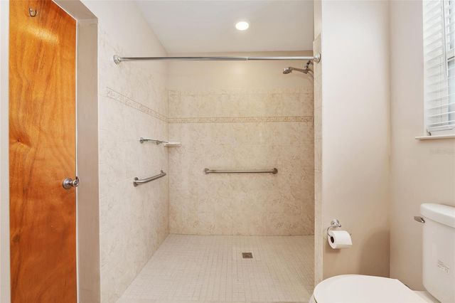 3411 NE 11TH TERRACE, Gainesville, FL 32609