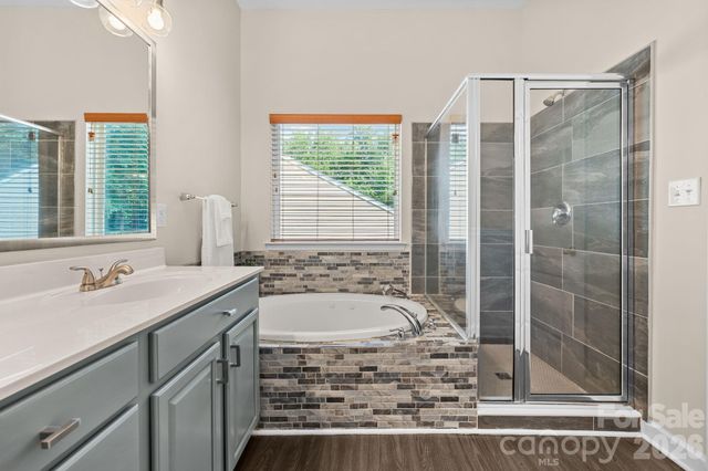 3813 Quiet Creek Circle, Charlotte, NC 28213