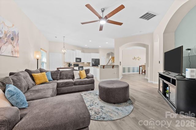 3813 Quiet Creek Circle, Charlotte, NC 28213