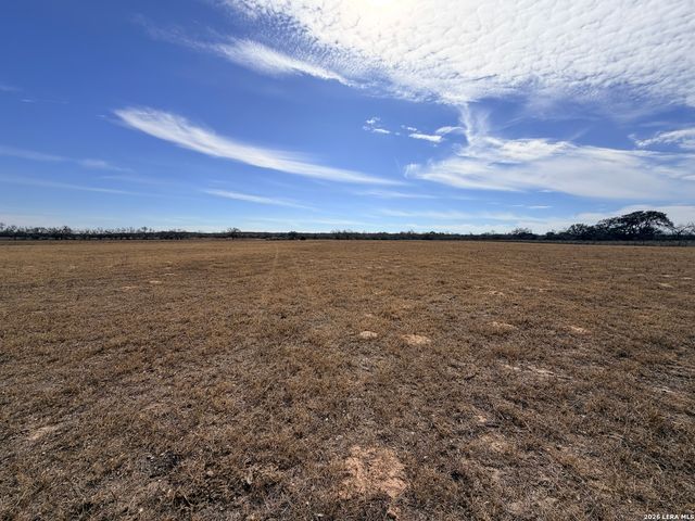 1140 County Road 765, Moore, TX 78057