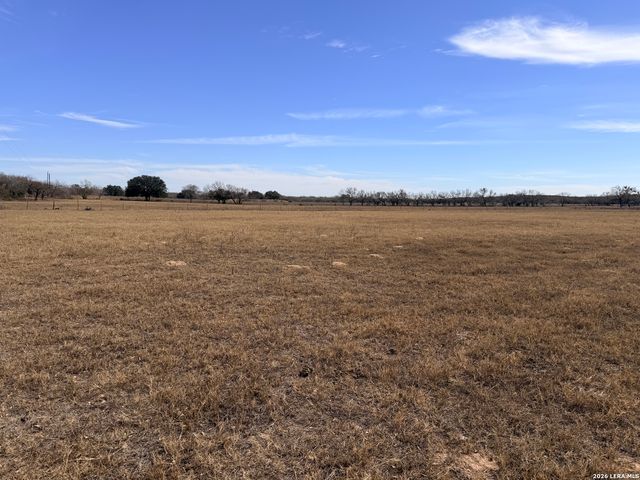 1140 County Road 765, Moore, TX 78057