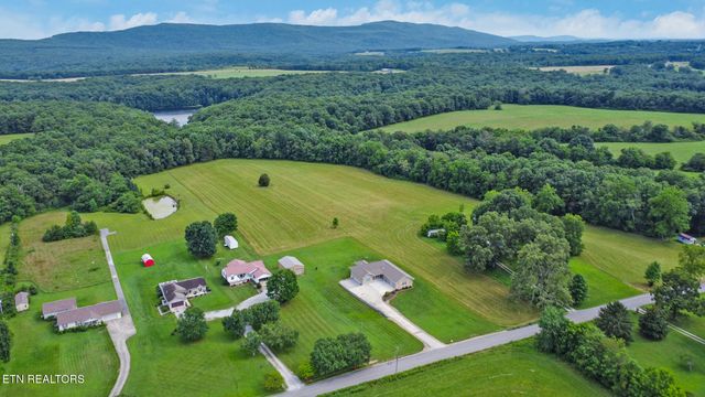 1432 Sawmill Rd., Crossville, TN 38555