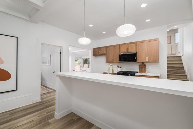 3279 D St, Sacramento, CA 95816