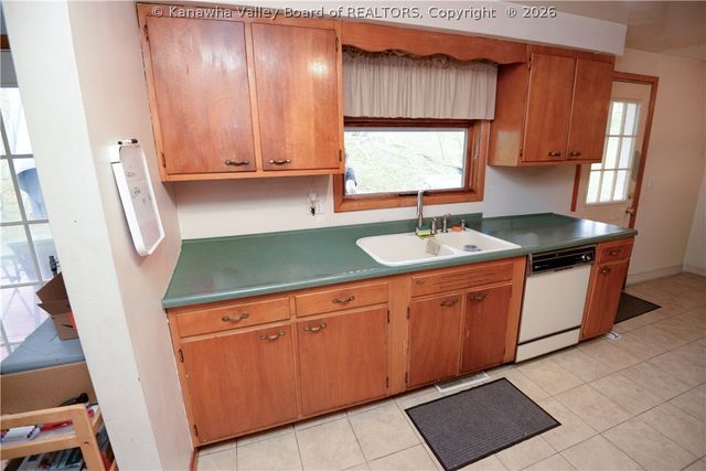 1214 Village Drive, South Charleston, WV 25309
