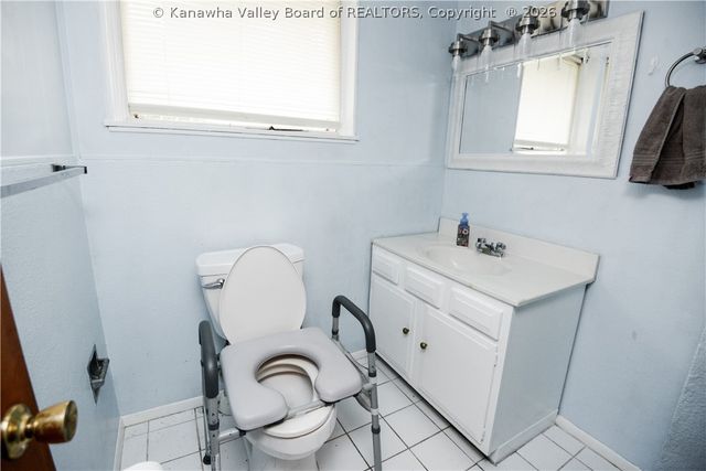 1214 Village Drive, South Charleston, WV 25309