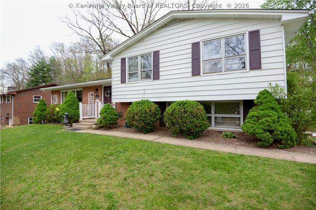 1214 Village Drive, South Charleston, WV 25309