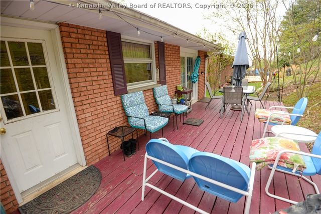 1214 Village Drive, South Charleston, WV 25309