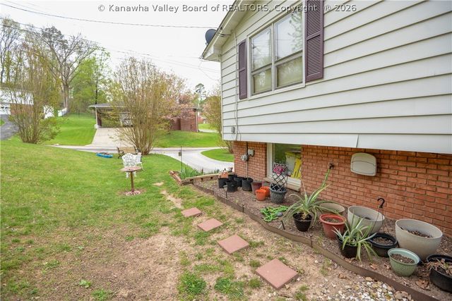 1214 Village Drive, South Charleston, WV 25309