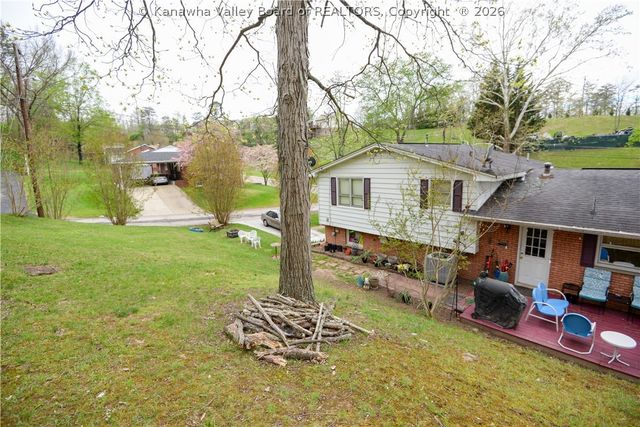 1214 Village Drive, South Charleston, WV 25309