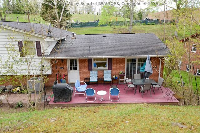 1214 Village Drive, South Charleston, WV 25309