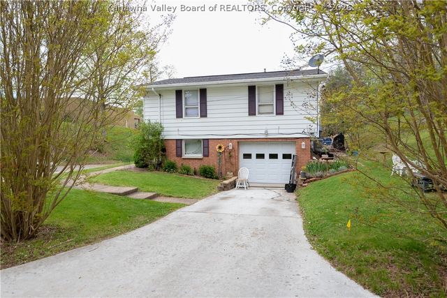 1214 Village Drive, South Charleston, WV 25309