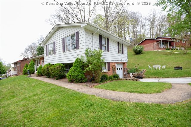 1214 Village Drive, South Charleston, WV 25309