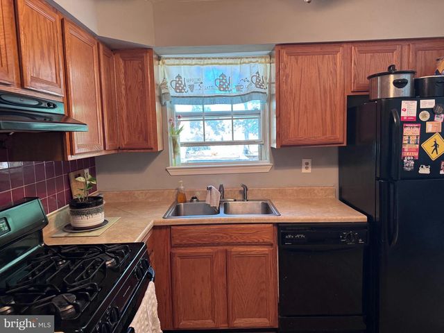 561 WHITE SANDS DR, Lusby, MD 20657