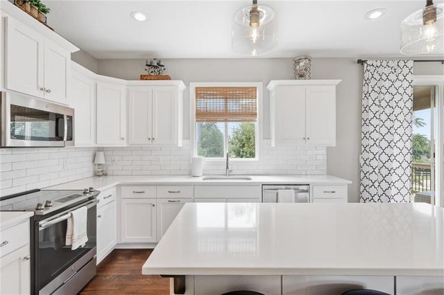 21807 W 46th Terrace, Shawnee, KS 66226