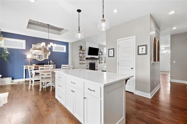 21807 W 46th Terrace, Shawnee, KS 66226