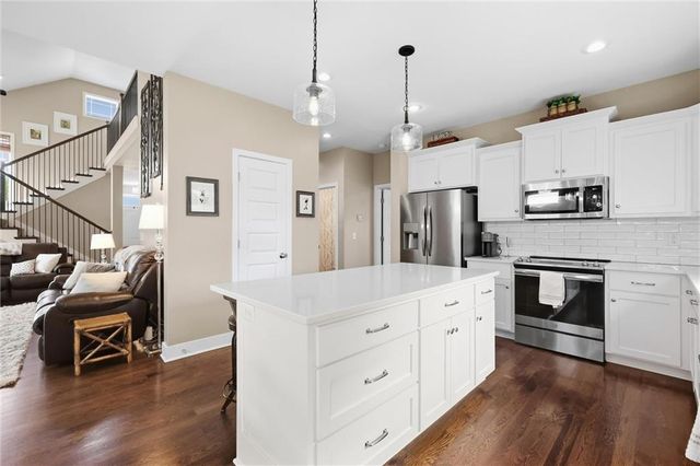 21807 W 46th Terrace, Shawnee, KS 66226