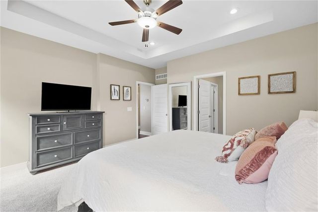 21807 W 46th Terrace, Shawnee, KS 66226