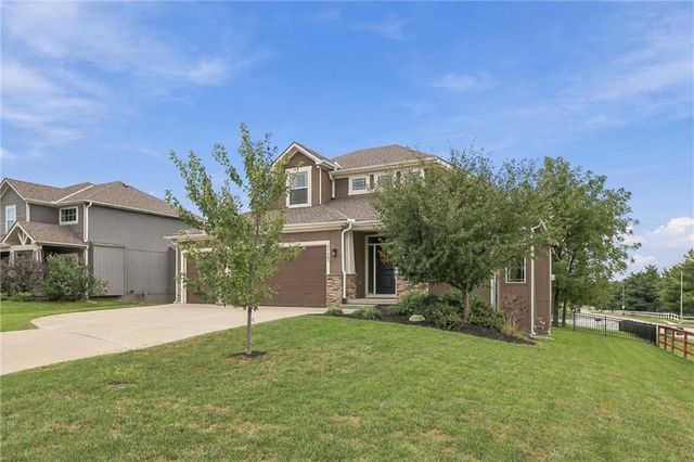 21807 W 46th Terrace, Shawnee, KS 66226