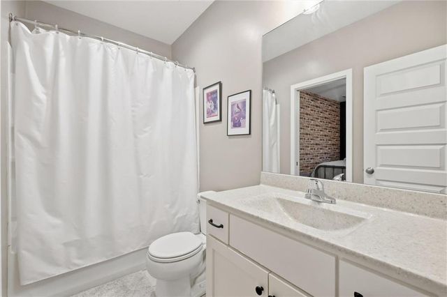 21807 W 46th Terrace, Shawnee, KS 66226