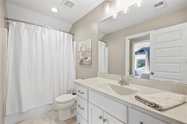 21807 W 46th Terrace, Shawnee, KS 66226