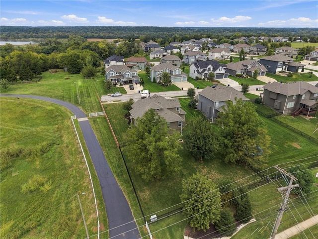 21807 W 46th Terrace, Shawnee, KS 66226