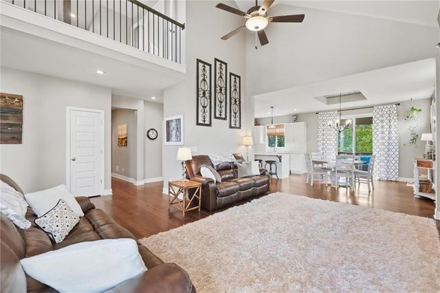 21807 W 46th Terrace, Shawnee, KS 66226
