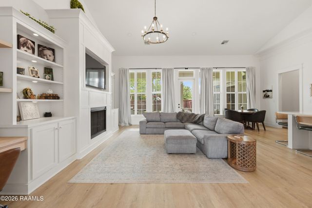 1147 Le Triomphe Parkway, Broussard, LA 70518