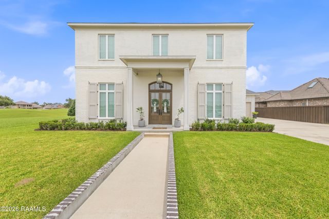 1147 Le Triomphe Parkway, Broussard, LA 70518